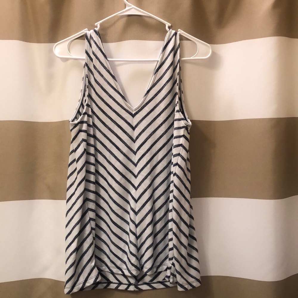 GAP Flowy Tank Top